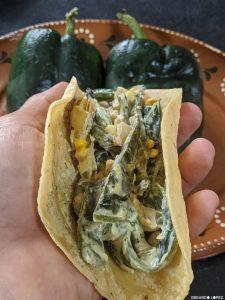 Tacos de rajas con crema